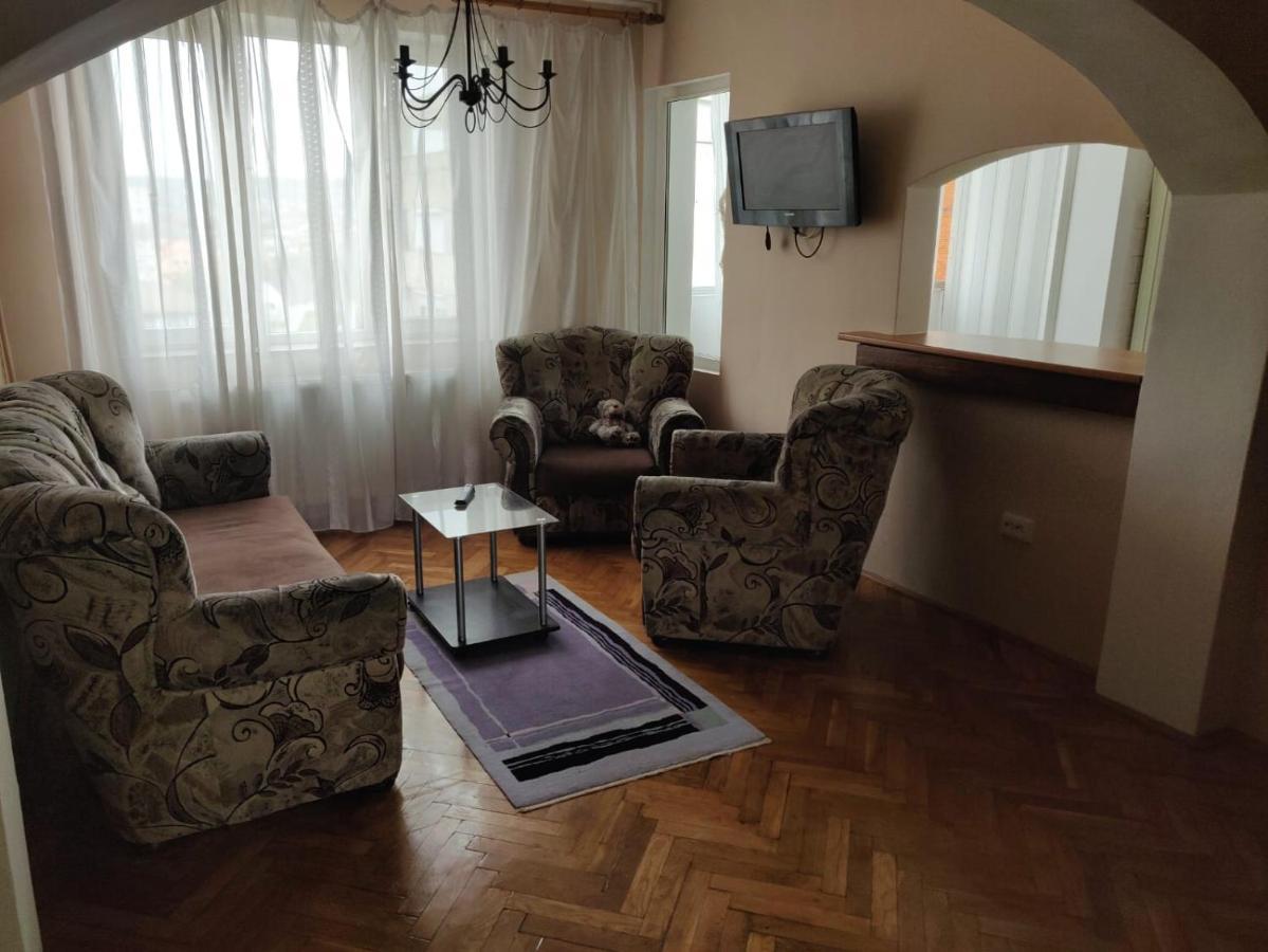 Pelican Proxy Apartment Орадя Экстерьер фото